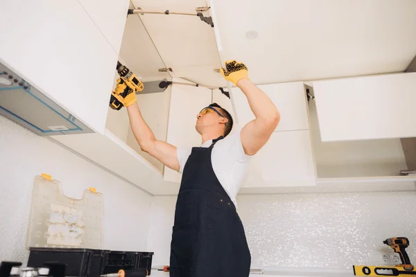 Step-by-Step: How to Install Kitchen Cabinets Easily